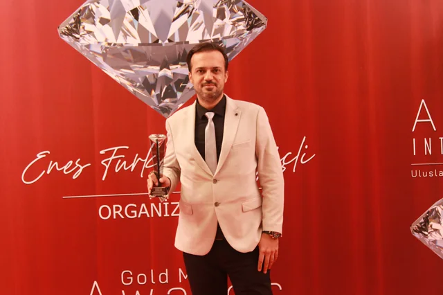 Mustafa Gülen, International Gold Media Awards 2021 ödülüyle